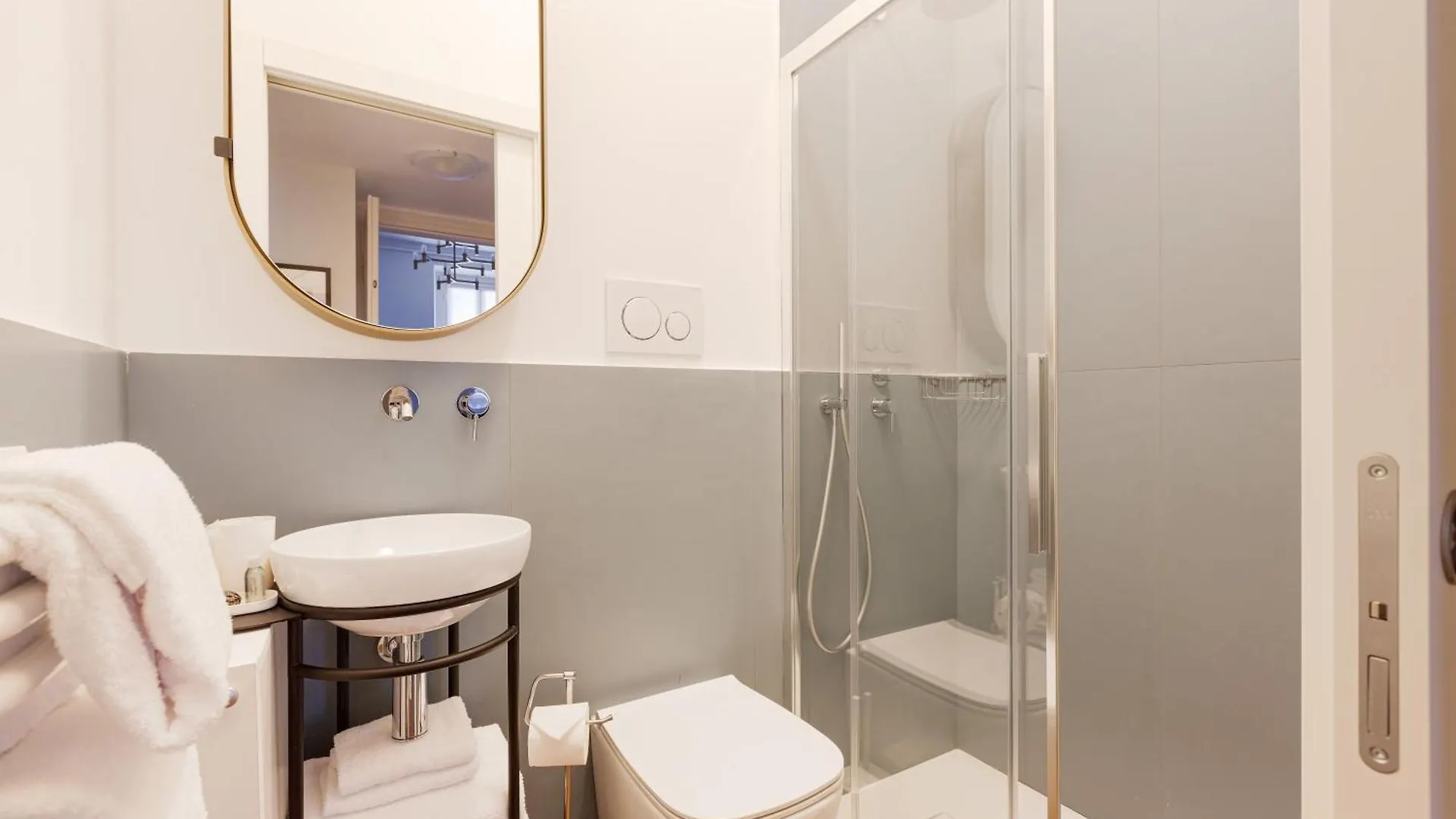 Brera Apartments In San Babila Milan 0*,  Italy