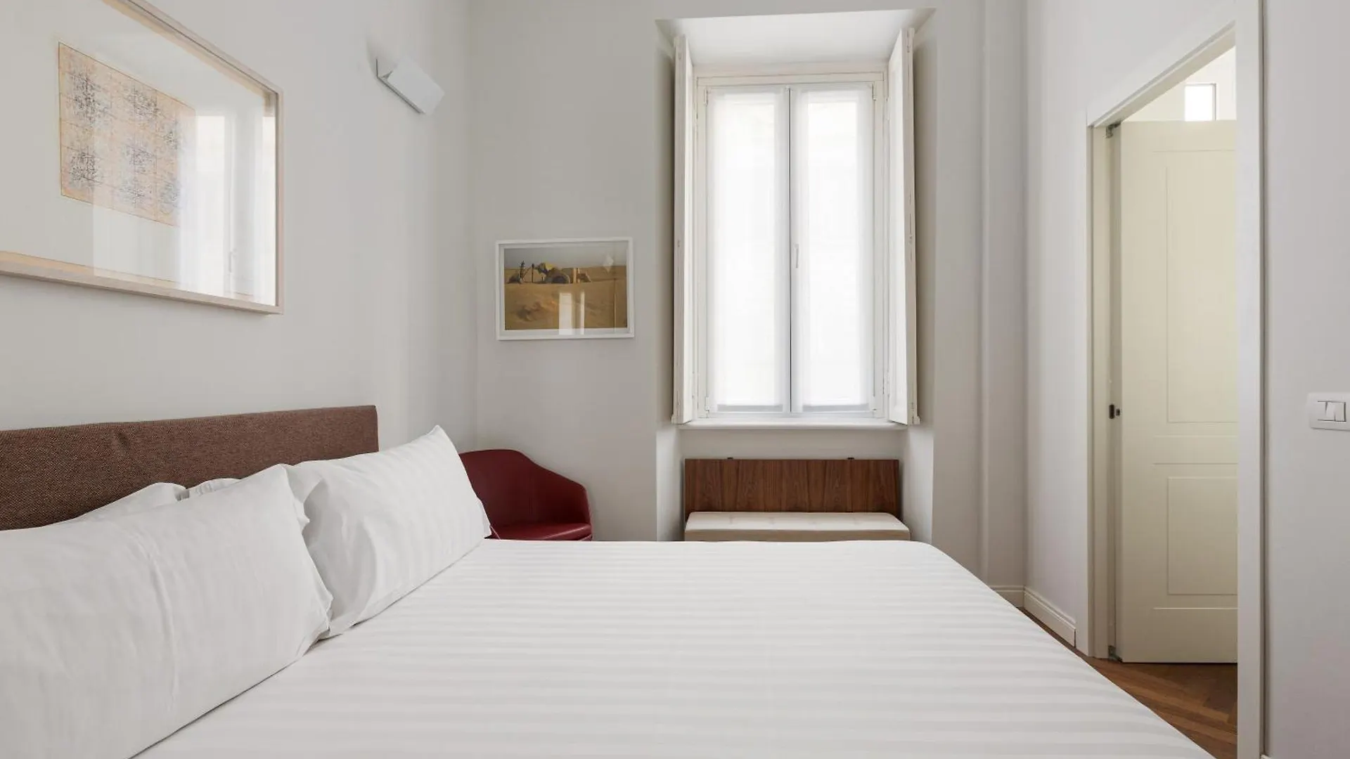 Brera Apartments In San Babila Milan