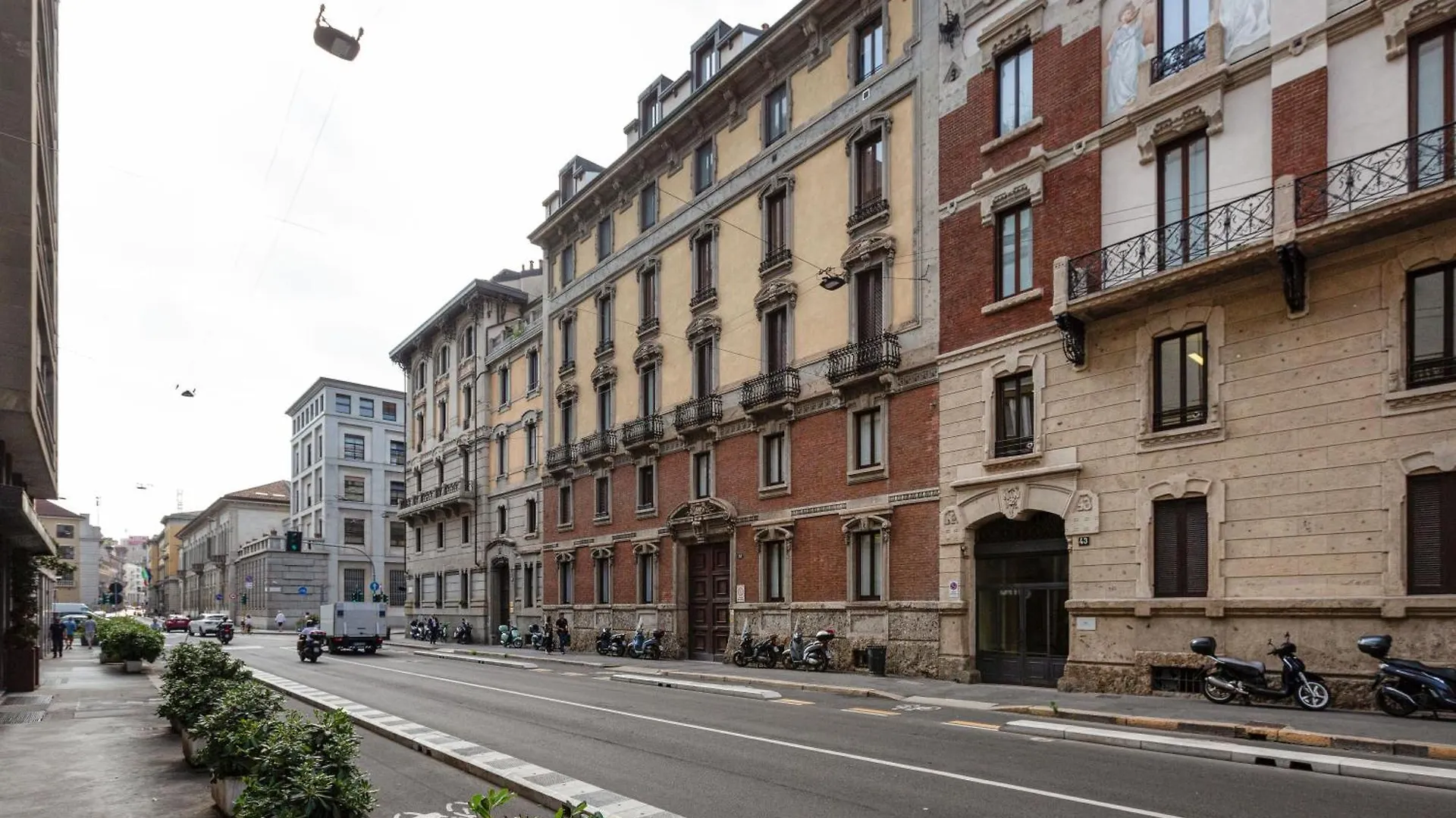 Brera Apartments In San Babila Milan