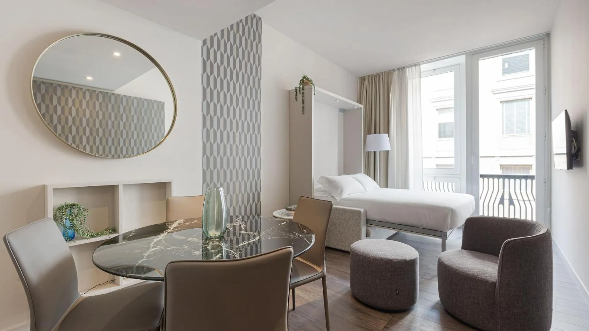Brera Apartments In San Babila Milan