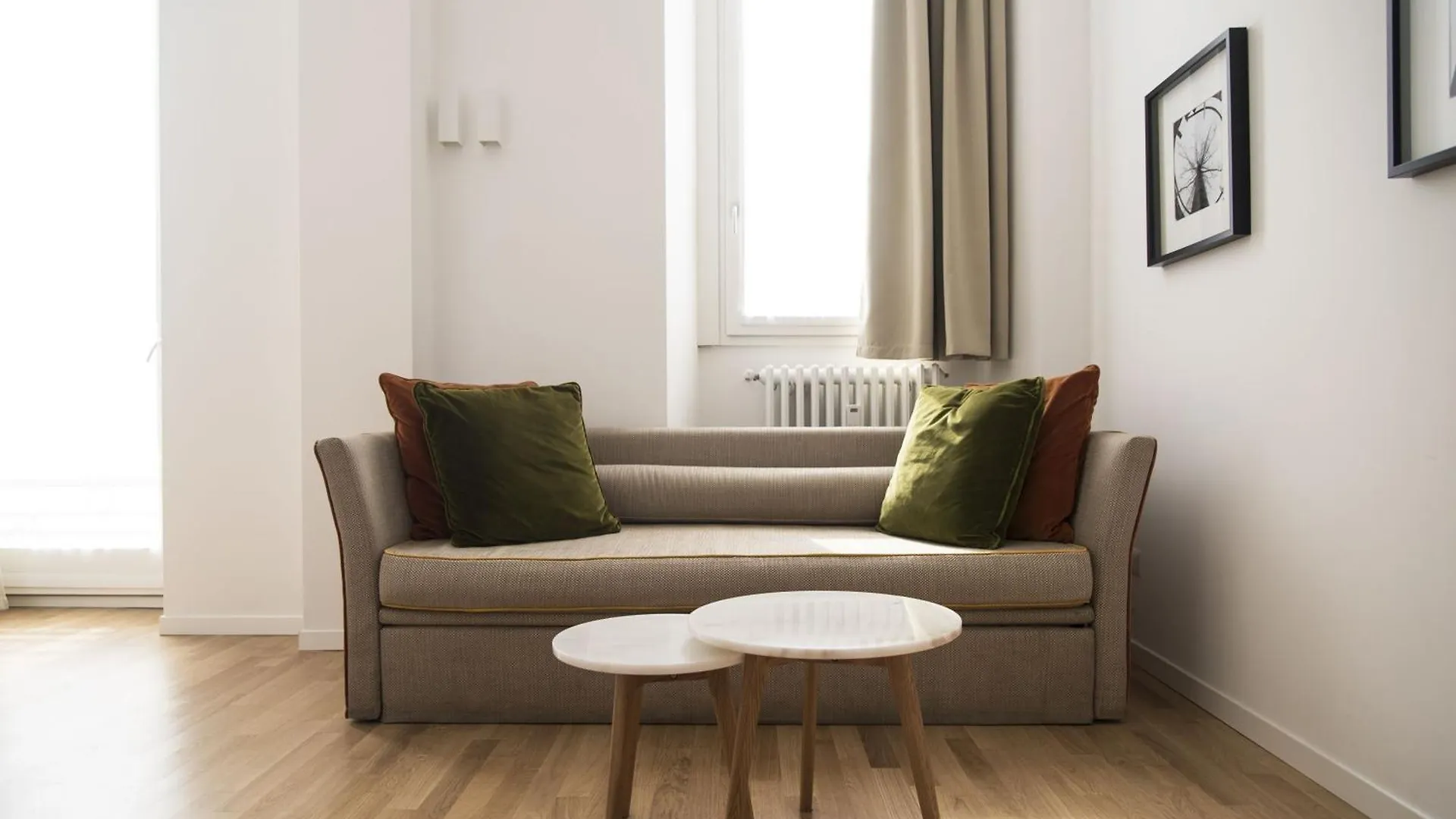 Brera Apartments In San Babila Milan