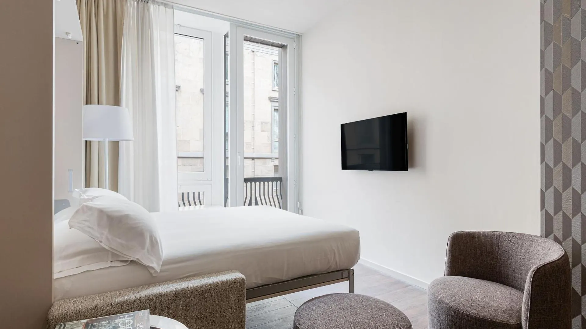 Brera Apartments In San Babila Milan
