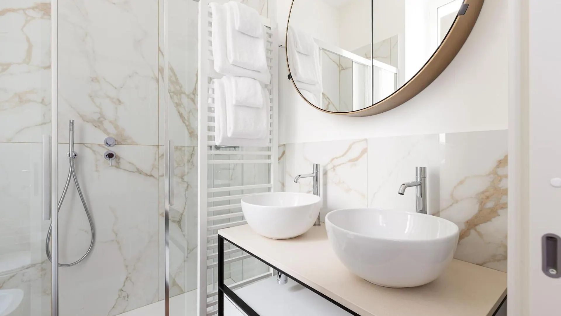 Brera Apartments In San Babila Milan 0*,